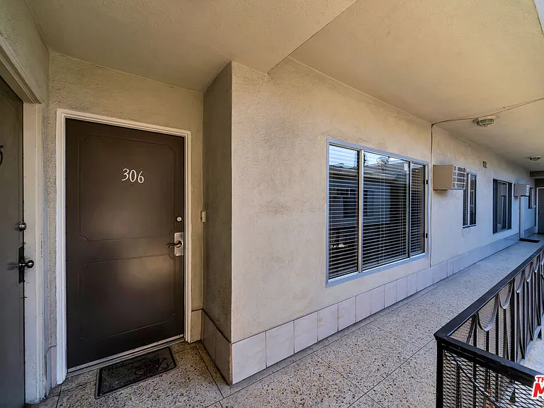 1424 N Poinsettia Pl #107G — Photo 12