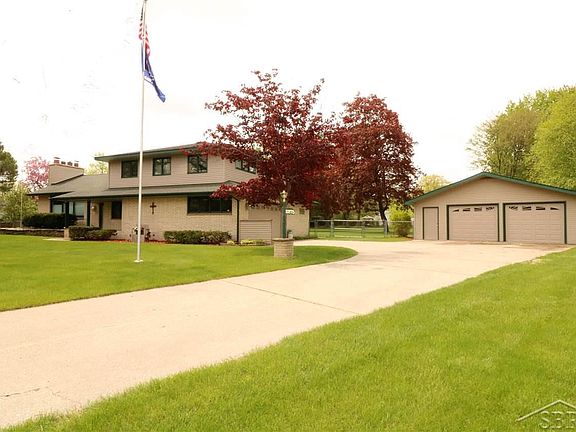 2nd image of 2275 Richard Ave