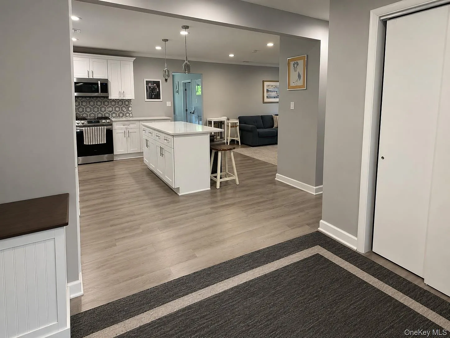 5 bed, 2.0 bath, 1716 sqft, $4,300 — Photo 3
