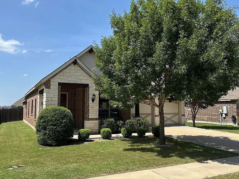 909 Hartman Dr — Photo 7