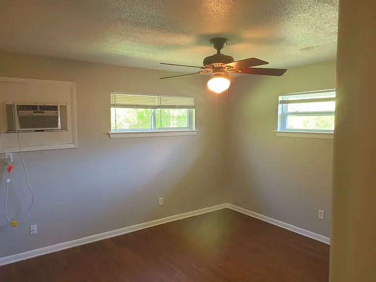 3329 Pinewood Ave #B — Photo 8