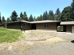 1536 N Old Stage Rd, Mount Shasta, CA 96067
