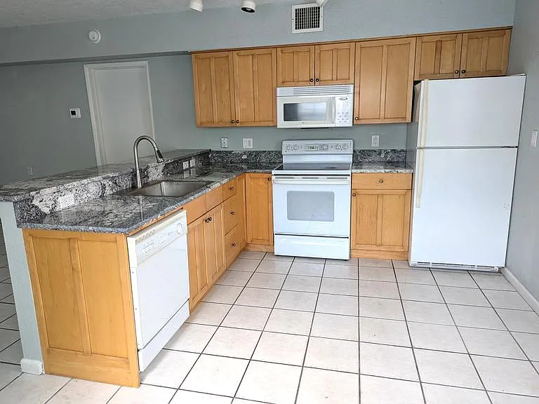 Large true eat in fully equipped kitchen