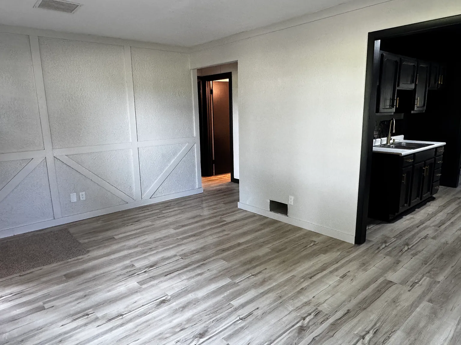3 bed, 1104 sqft, $1,250 — Photo 2