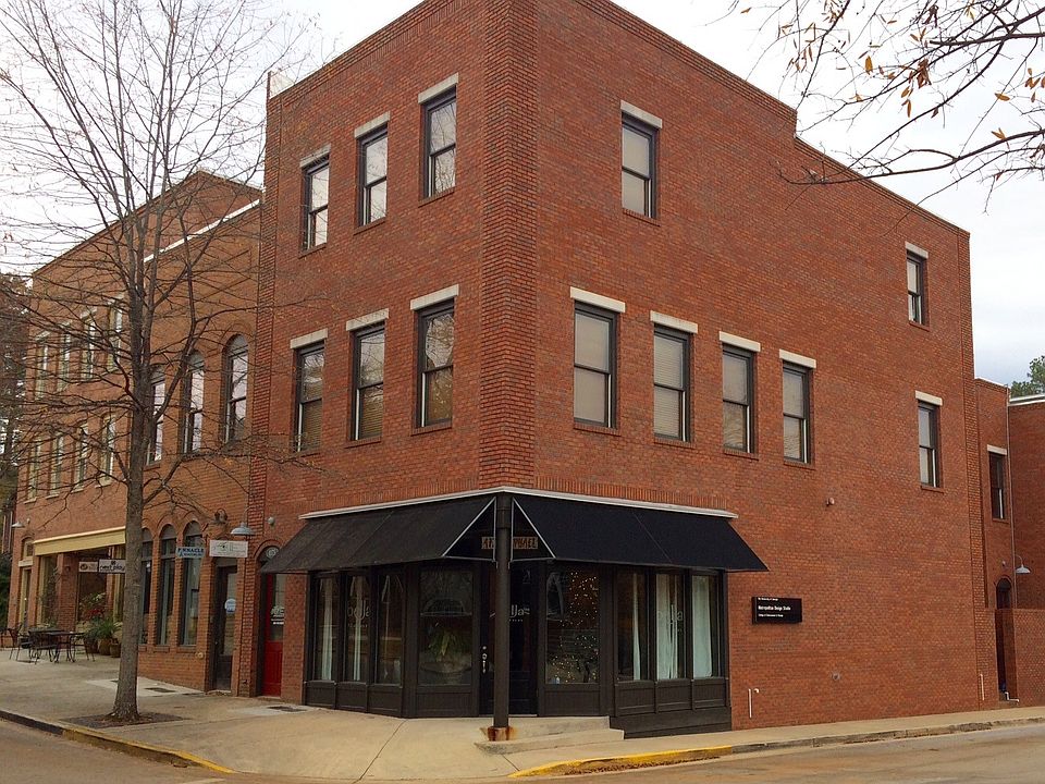 Mixed Use Building in Clark's Grove