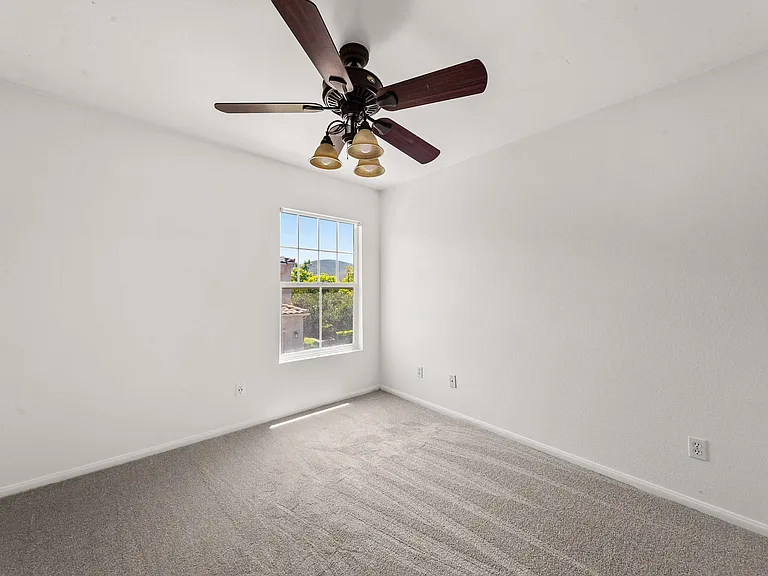 812 Mahogany St — Photo 34
