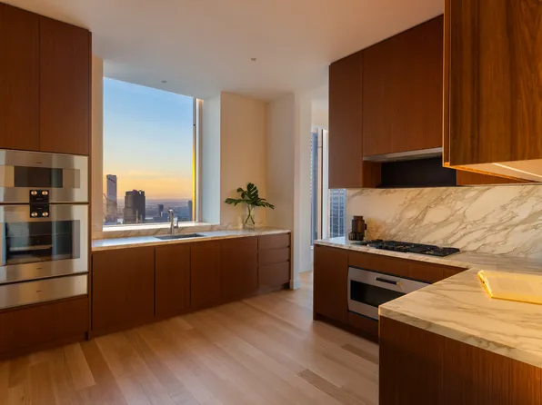 15 East 30th Street image 4 of 6