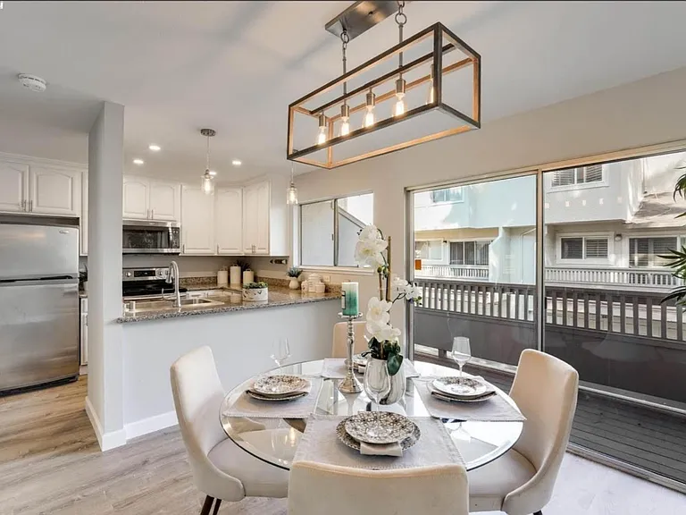 626 S Fair Oaks Ave — Photo 10