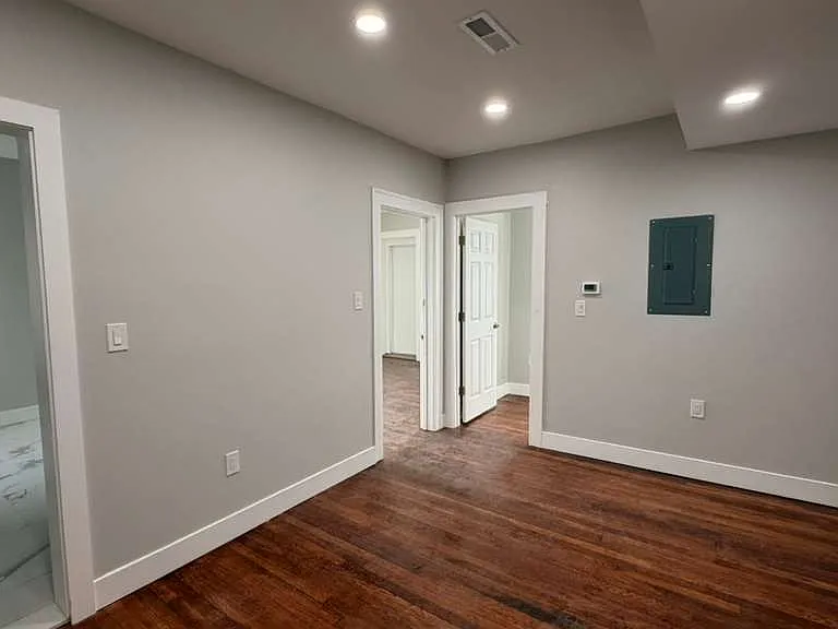 70-202 Circular Ave #303A — Photo 11