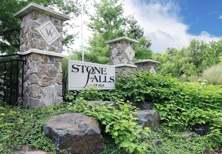 330 Stone Falls Dr SE — Photo 3
