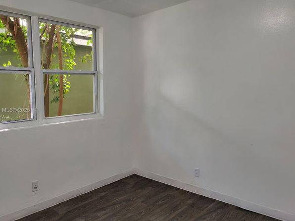 jacksonville-florida-154611076 picture