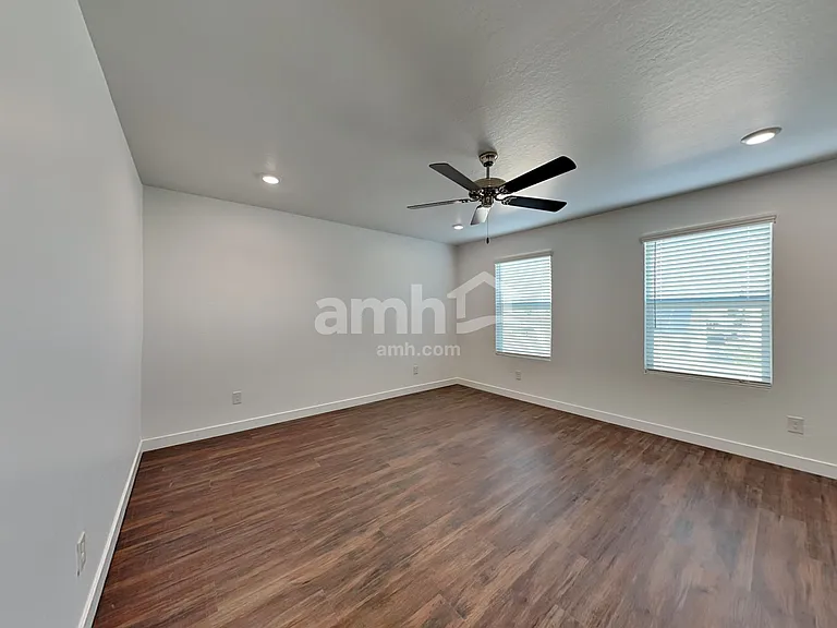 2128 W Alicia Dr — Photo 7