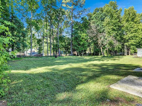 3rd image of 2225 Pleasant Hill Rd