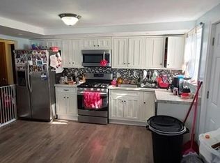 155 Grove St FLOOR 2, West Roxbury, MA 02132