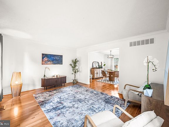 3rd image of 11901 Woodmews Cir