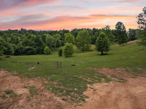 24 Rock House Rd, Stanton, KY 40380