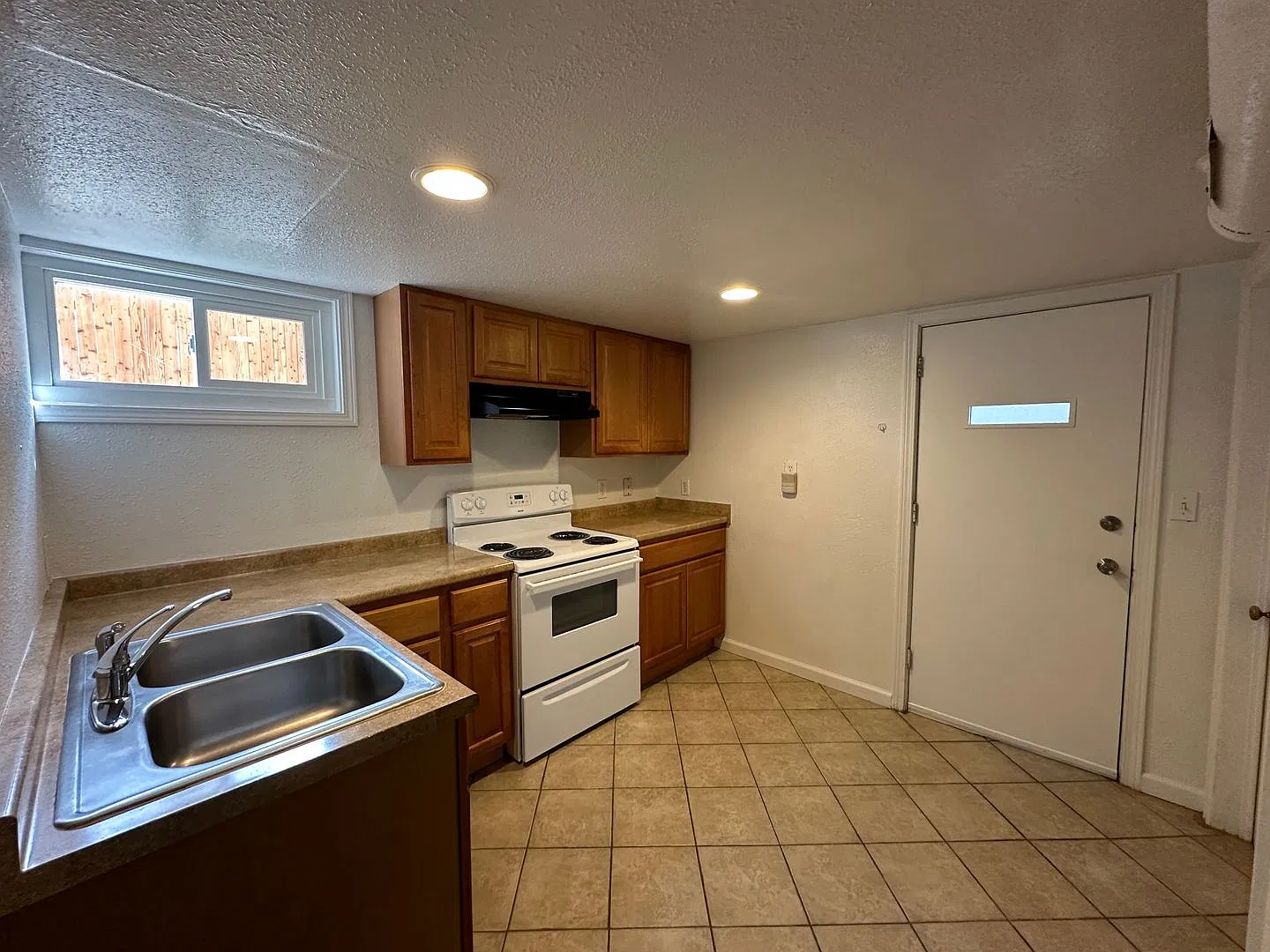 532 Yellowstone Avenue — Photo 2