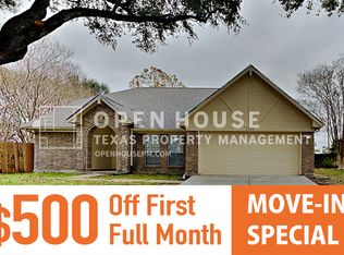 2206 Saradon Dr, Sugar Land, TX 77478