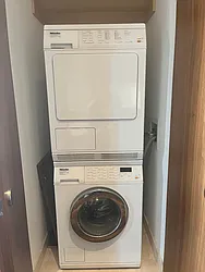 Rented by RELO REDAC INC.