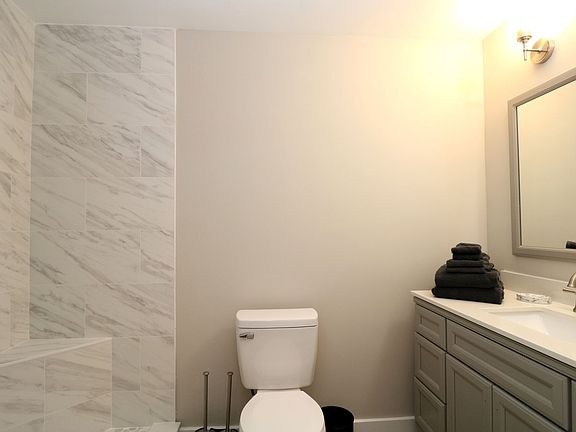 2nd image of 965 Registry Blvd #209L