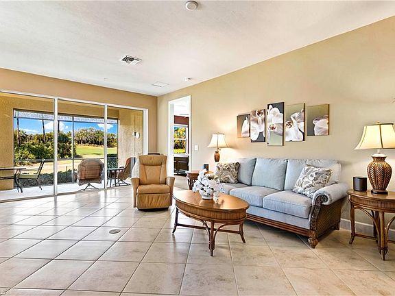 2nd image of 10281 Glastonbury Cir Unit 101