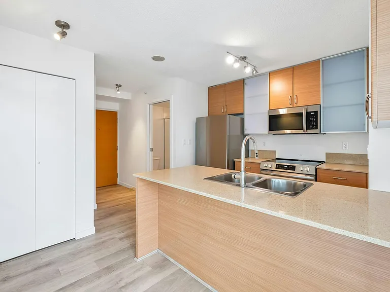 928 Homer St #1601 — Photo 5