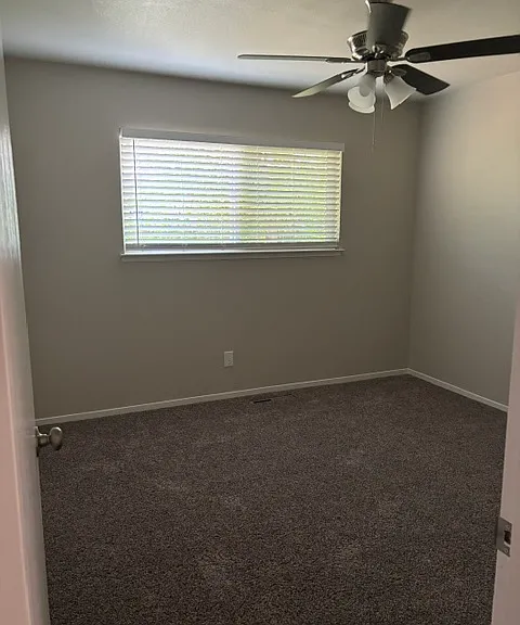 2209 E Palo Alto Ave — Photo 10
