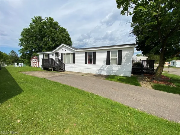 150 Rolling Acres Cir W, Massillon, OH 44647