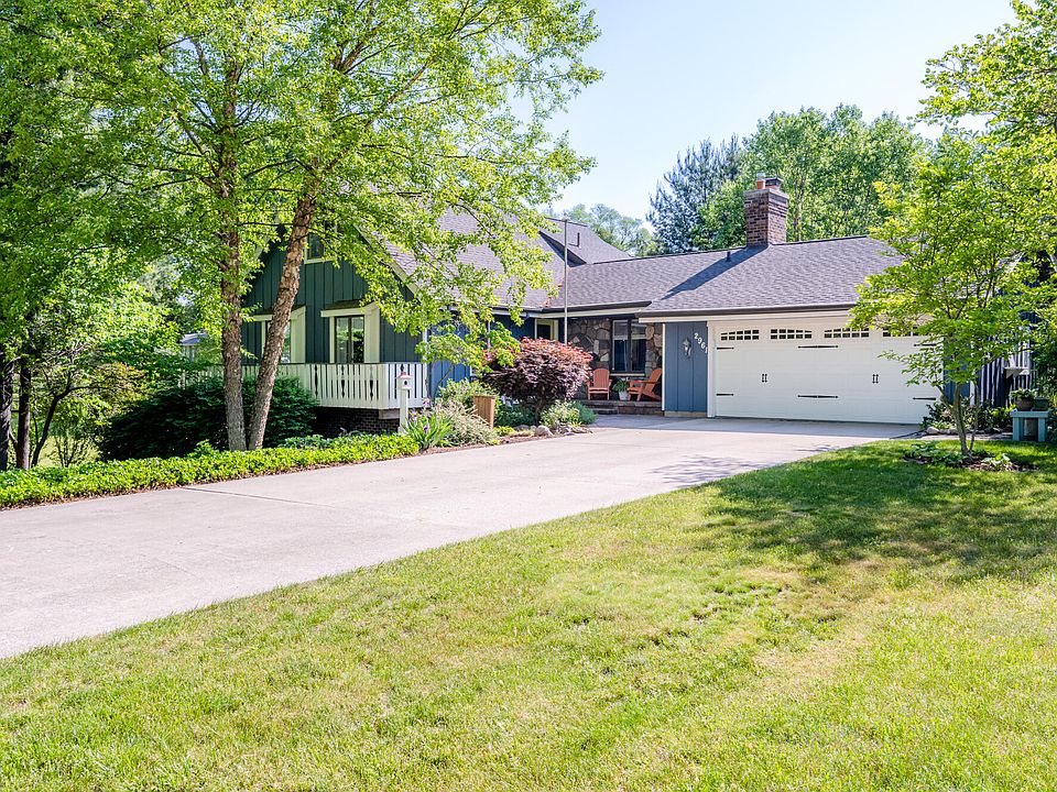 1st image of 2961 E Windsor Dr