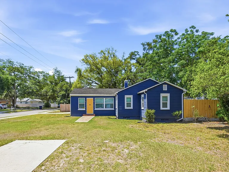 1419 E Jean St — Photo 4