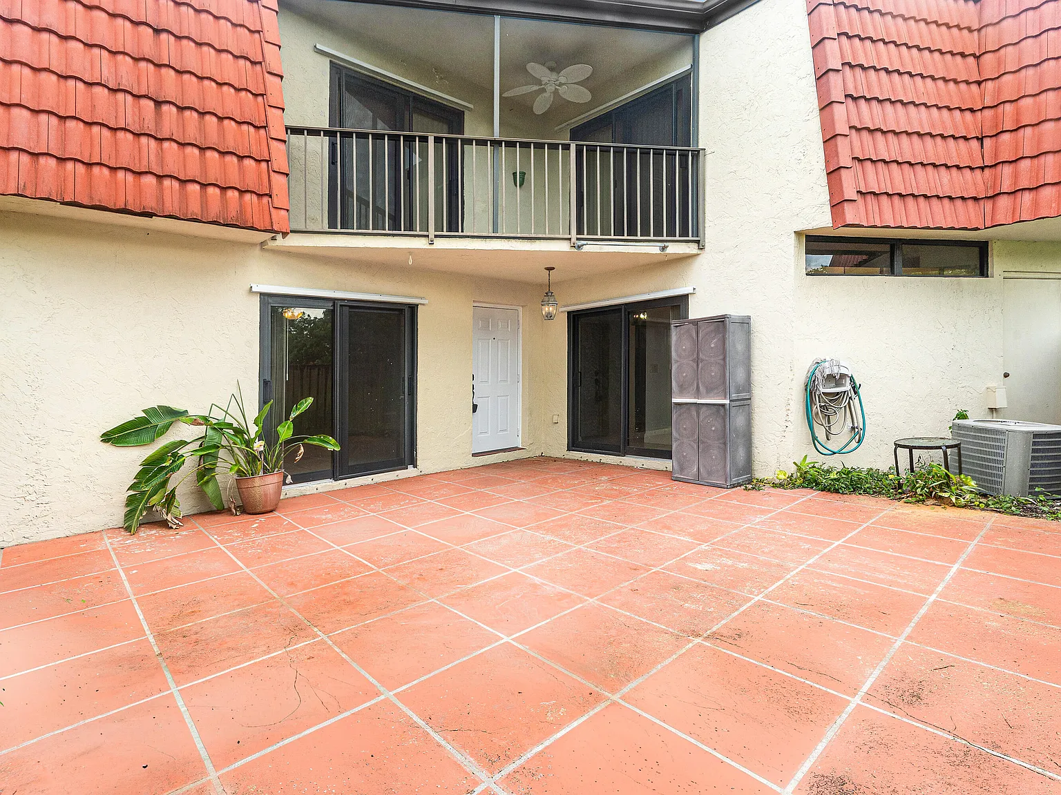 2 bed, 2.5 bath, 1218 sqft, $2,300 — Photo 4