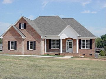 1st image of 117 Country Creek Dr