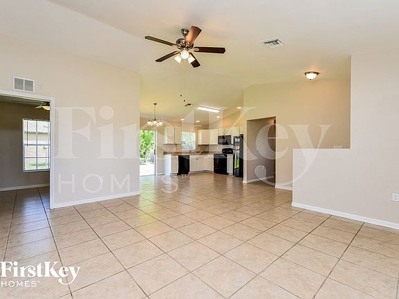 4th image of 3923 E Gator Cir
