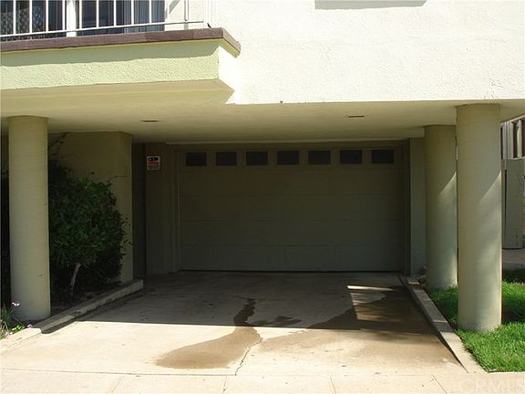 4th image of 3901 E Livingston Dr Unit 201