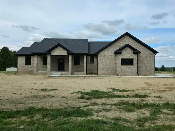4104 Carriage Hill Dr, Metamora, MI 48455