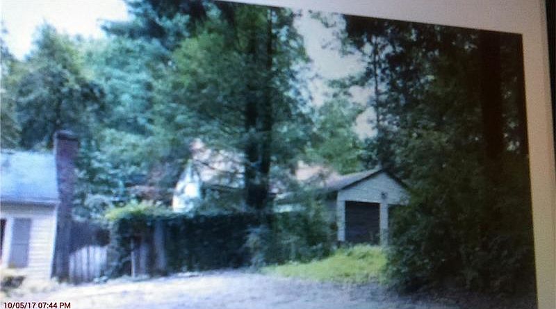 2nd image of 7 White Oak Rd