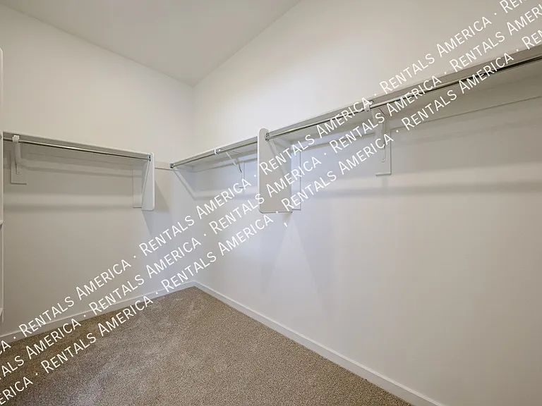 3380 N Camden Dr — Photo 36