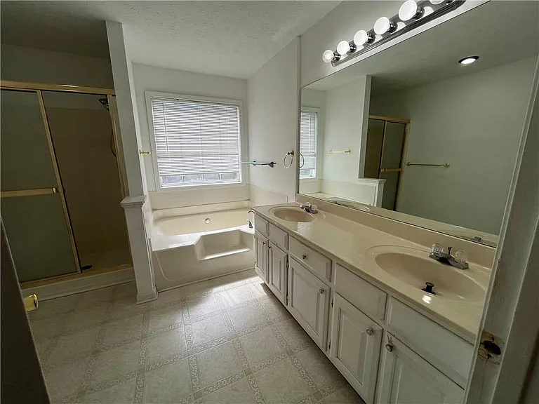 54 Oxford Brook Way — Photo 20