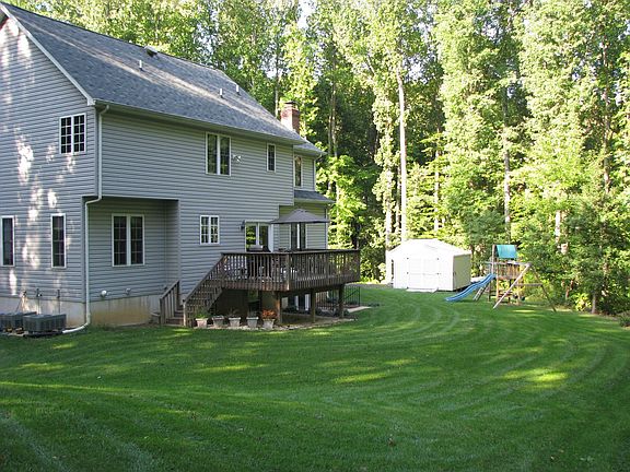 2nd image of 6270 Nicole Dr