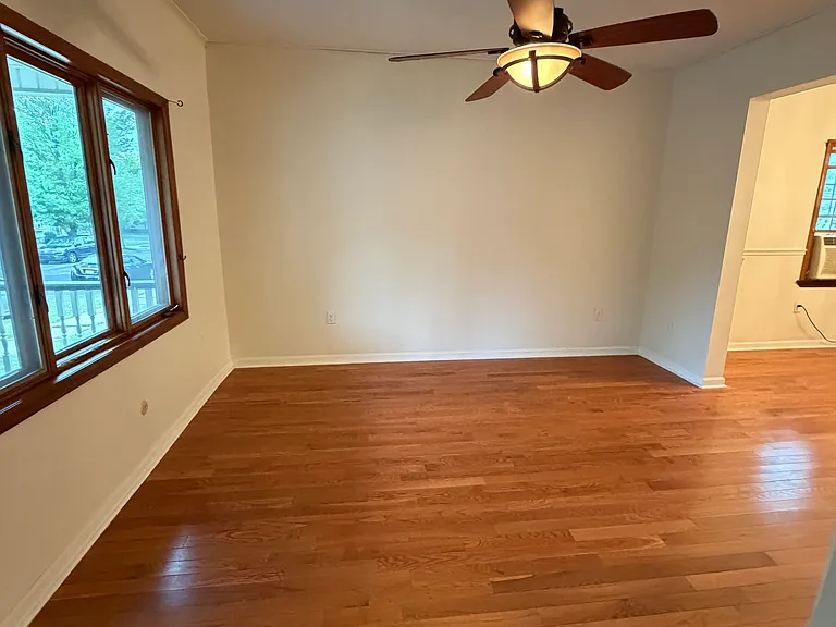 917 Taylor Ave — Photo 3