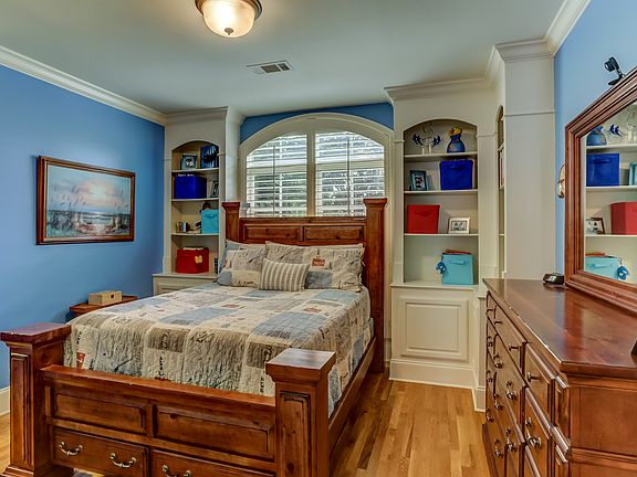 4th image of 1596 Brackenshire Ln