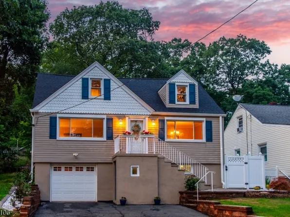 25 Hopatchung Rd, Hopatcong Boro, NJ 07843