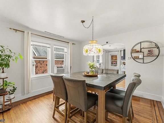 3rd image of 611 Sheridan Ave