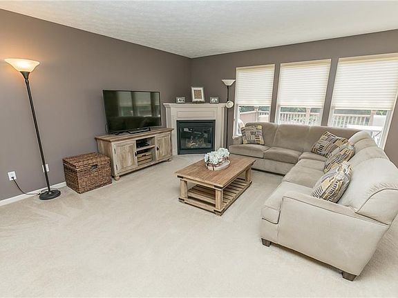 5th image of 9780 Nicole Ln