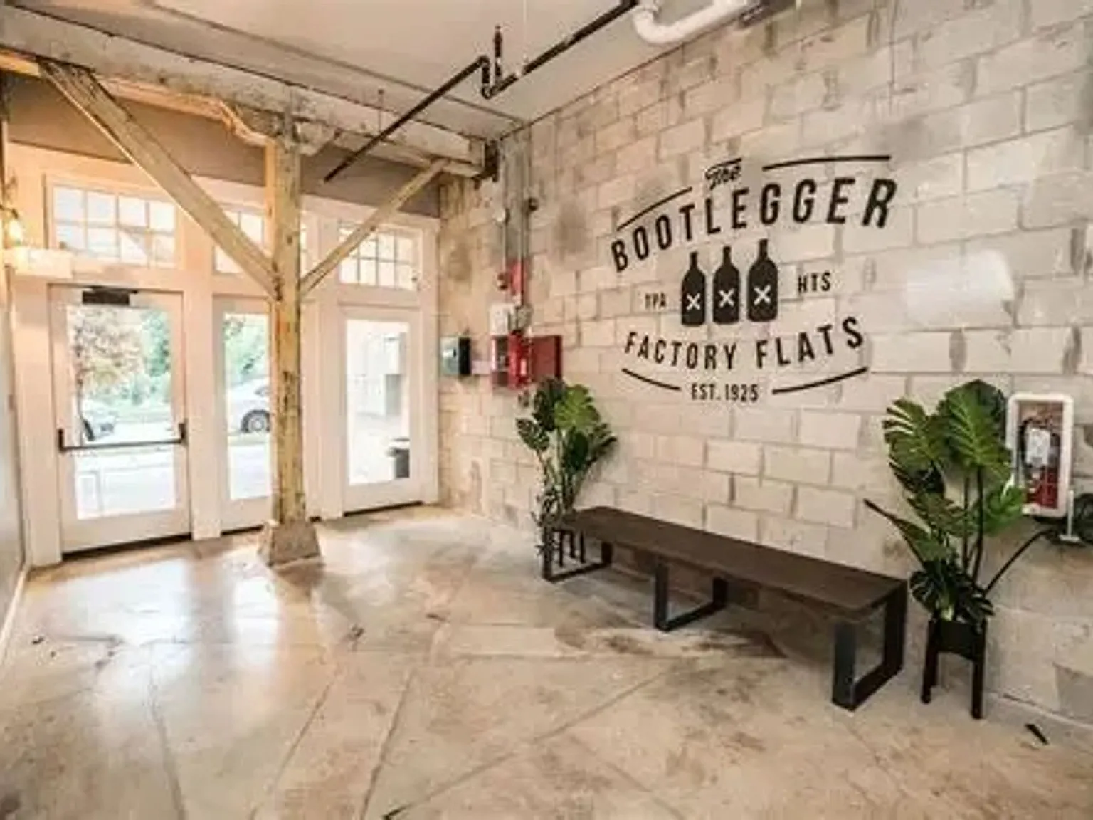 Modern, Industrial Flats in Tampa Heights — Photo 3