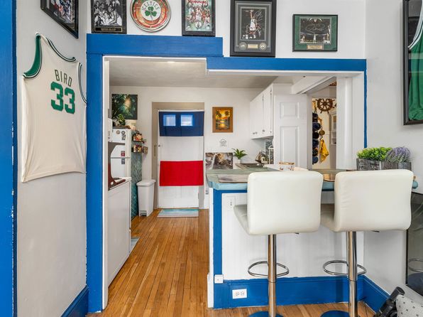 manchester-new-hampshire-95345332 picture