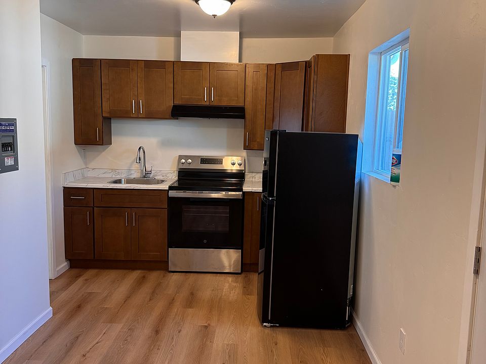 2nd image of 21 Bronson St #A