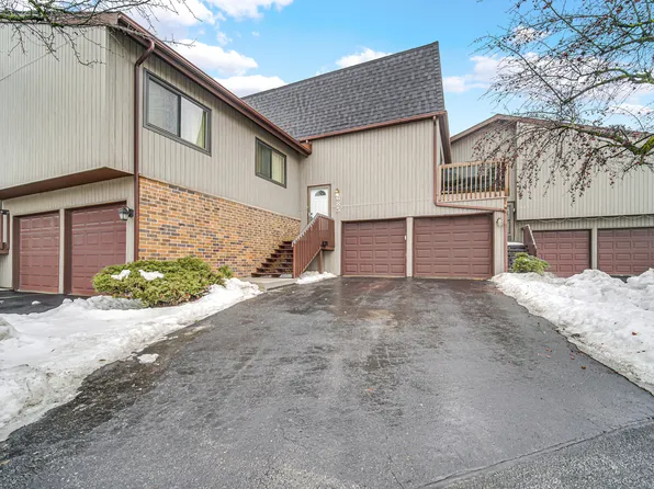 685 High Ridge Rd #5762, Roselle, IL 60172