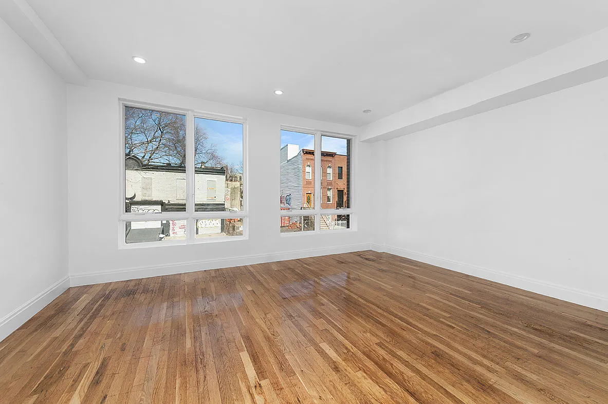 686 Mac Donough Street — Photo 1