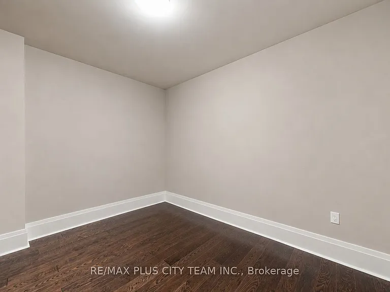 29 Queens Quay E #Townhouse 122 — Photo 22